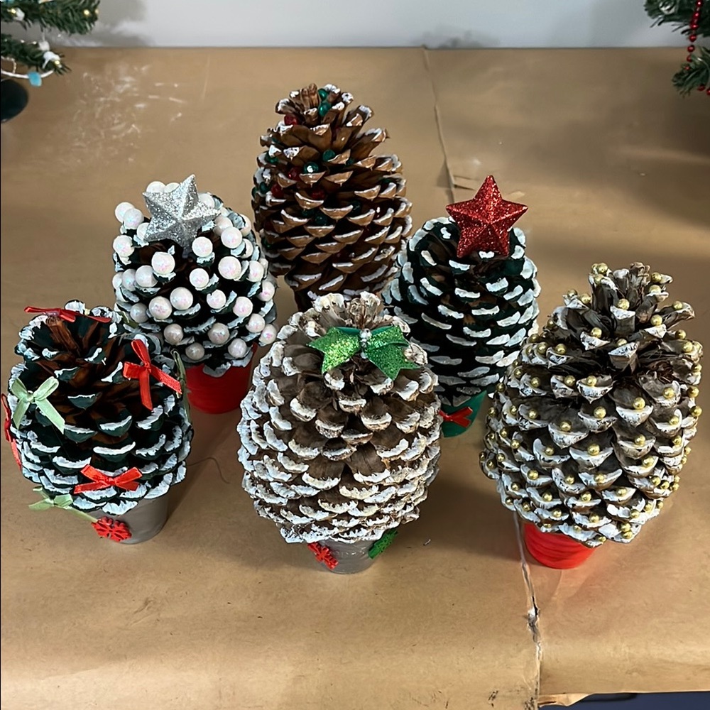 Festive Pine Cone Holiday Decor Set